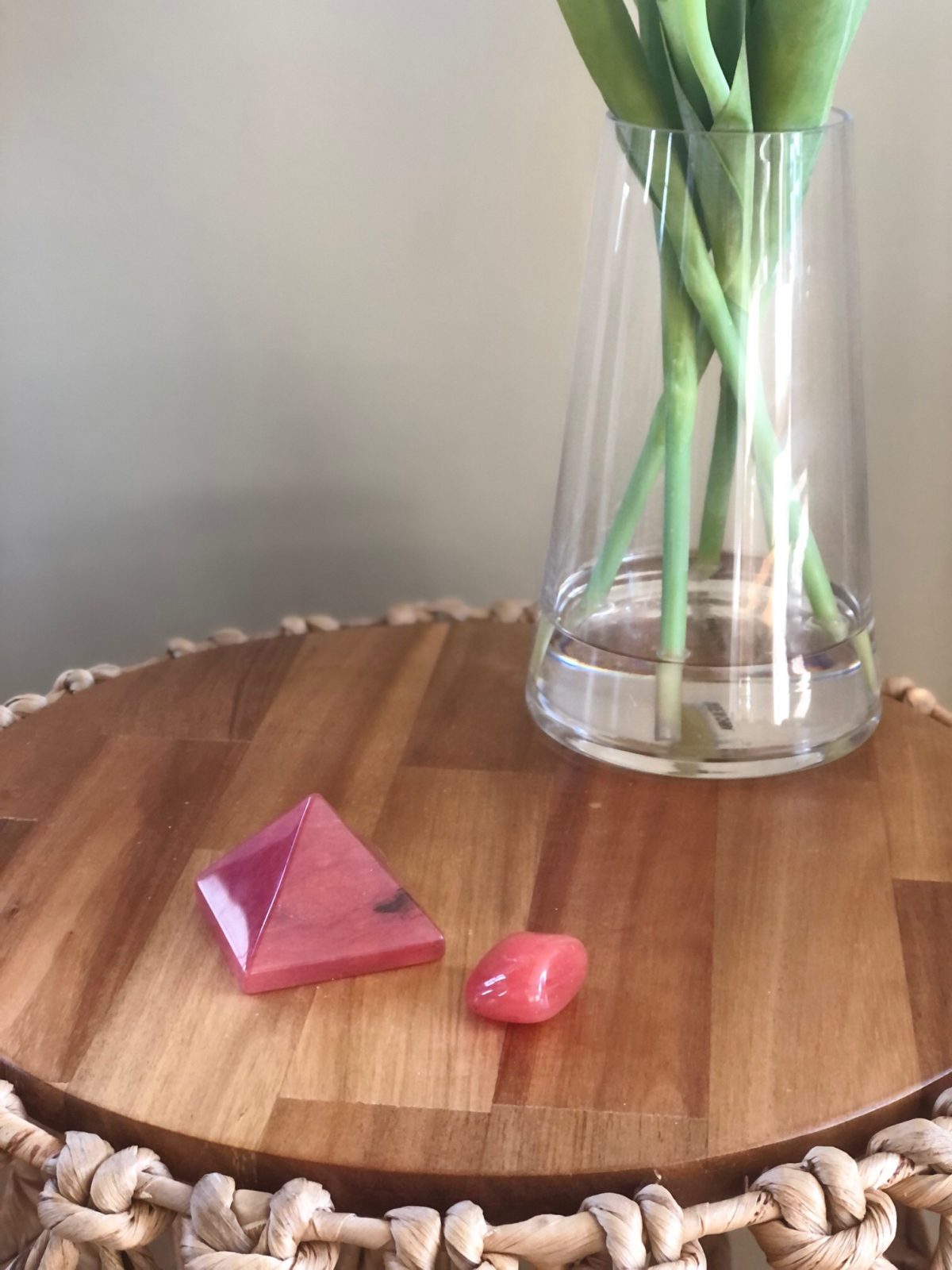 8 Best Root Chakra Stones + How To Use Them For Healing